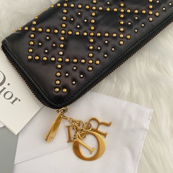 🌺🌸 PRE- LOVED🌸🌺 Lady Dior Zip Around Wallet Studded Leather - Picture 2 of 9
